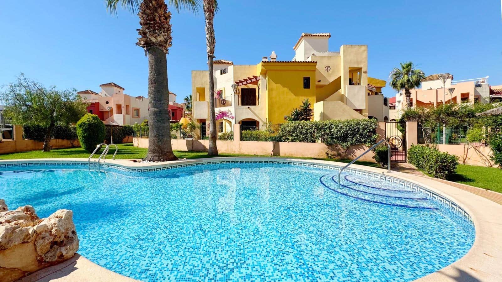 2 soverom Penthouse til salgs i Punta Prima med svømmebasseng - € 227 000 (Ref: 9014504)