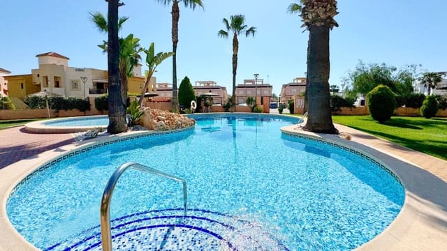2 soverom Penthouse til salgs i Punta Prima, Torrevieja med svømmebasseng - € 227 000 (Ref: 9014504)