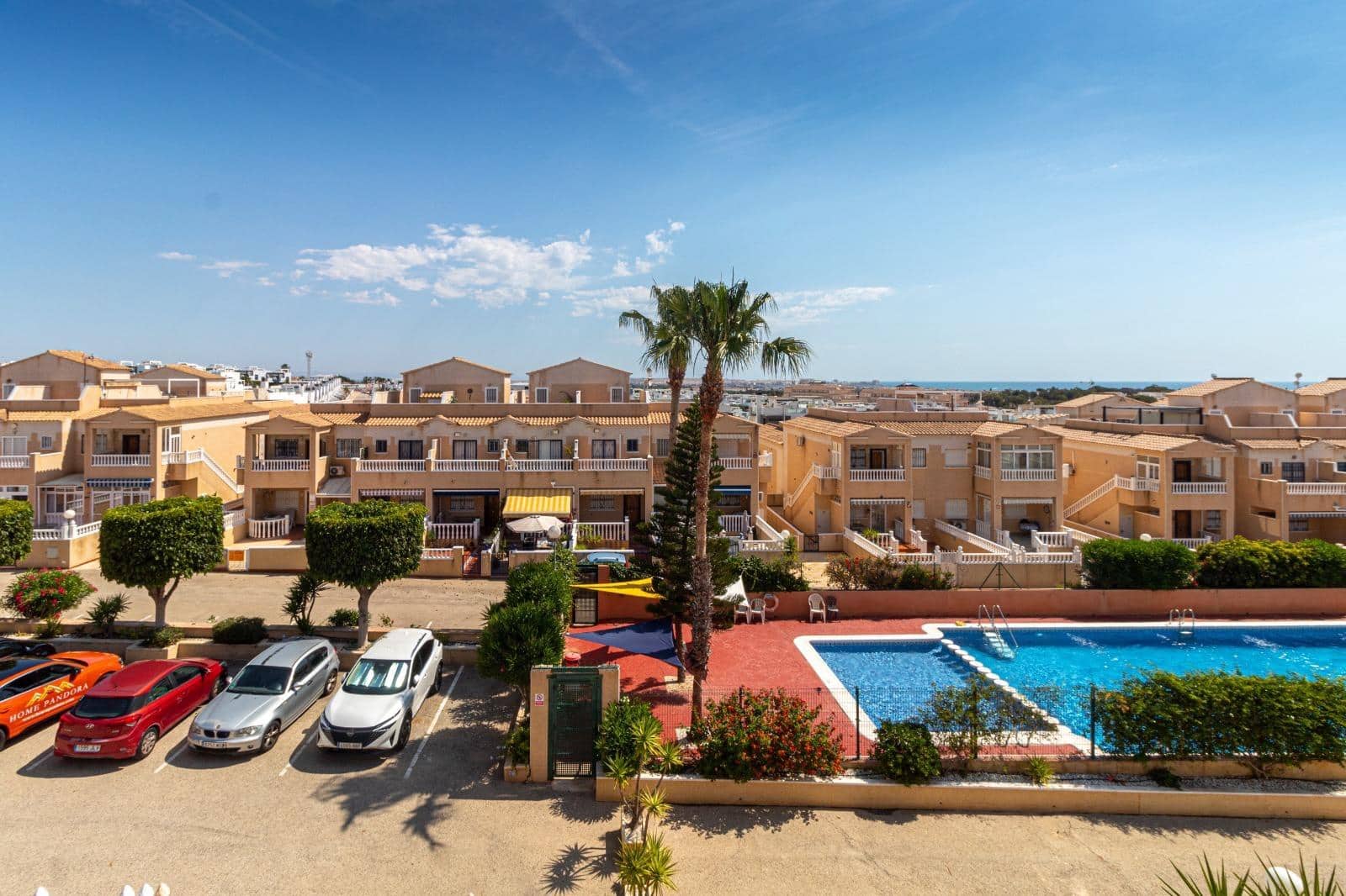 2 bedroom Terraced Villa for sale in Orihuela Costa with pool - € 184,900 (Ref: 9020701)