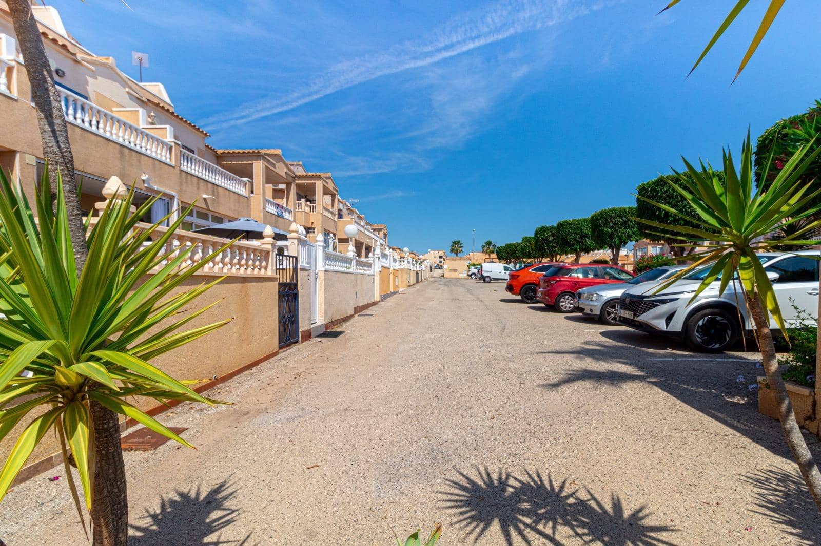 2 bedroom Terraced Villa for sale in Orihuela Costa with pool - € 184,900 (Ref: 9020701)