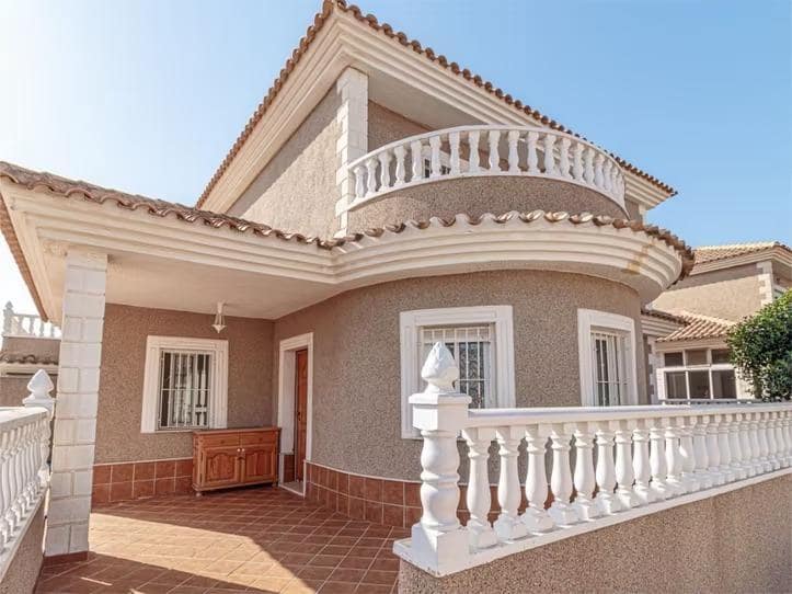 5 bedroom Villa for sale in Torrevieja with pool garage - € 320,000 (Ref: 9024187)