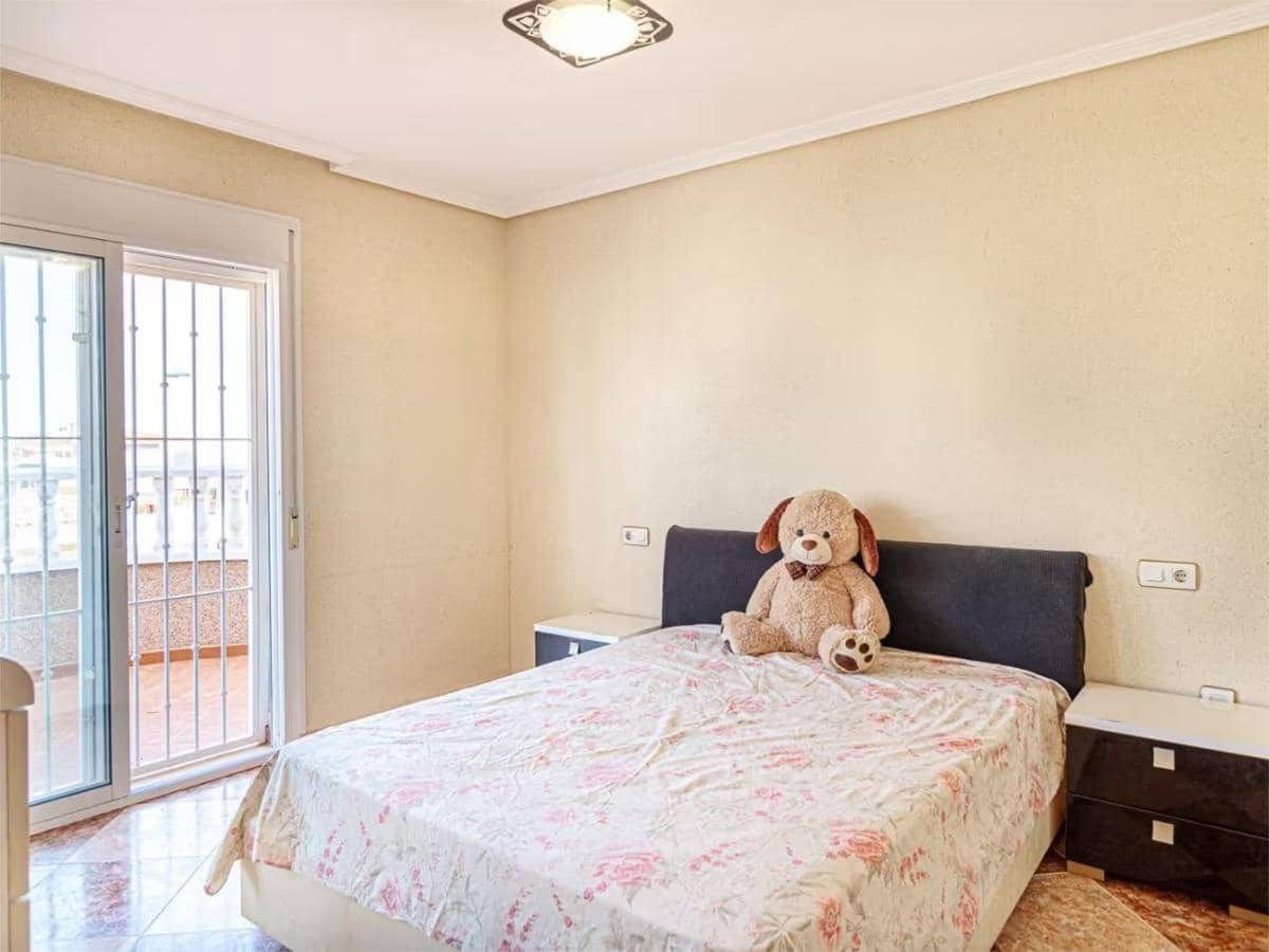 5 bedroom Villa for sale in Torrevieja with pool garage - € 320,000 (Ref: 9024187)