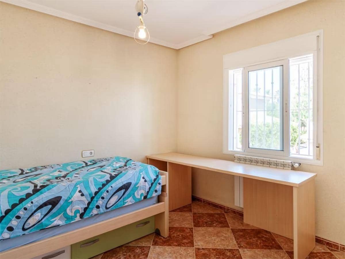 5 bedroom Villa for sale in Torrevieja with pool garage - € 320,000 (Ref: 9024187)