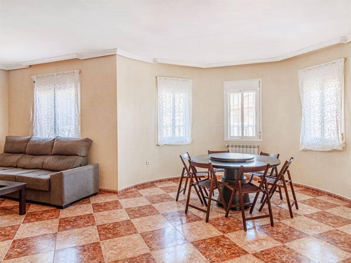 5 bedroom Villa for sale in Torrevieja with pool garage - € 320,000 (Ref: 9024187)