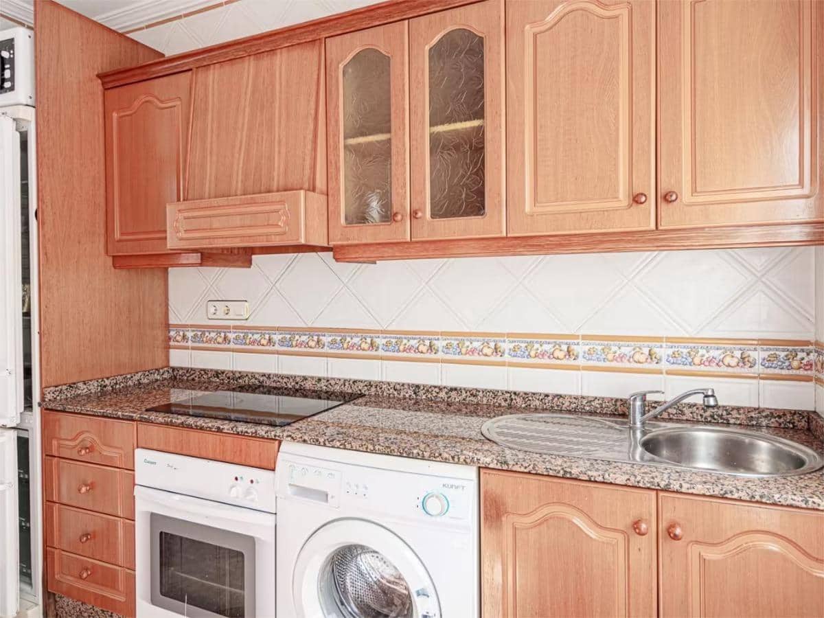 5 bedroom Villa for sale in Torrevieja with pool garage - € 320,000 (Ref: 9024187)