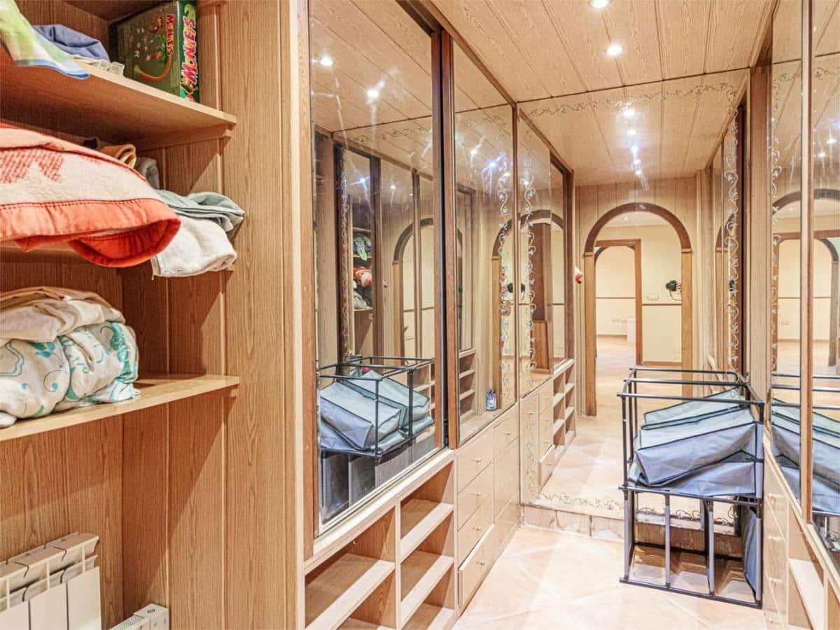 5 bedroom Villa for sale in Torrevieja with pool garage - € 320,000 (Ref: 9024187)