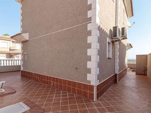 5 bedroom Villa for sale in Los Balcones - Los Altos, Torrevieja with pool garage - € 320,000 (Ref: 9024187)