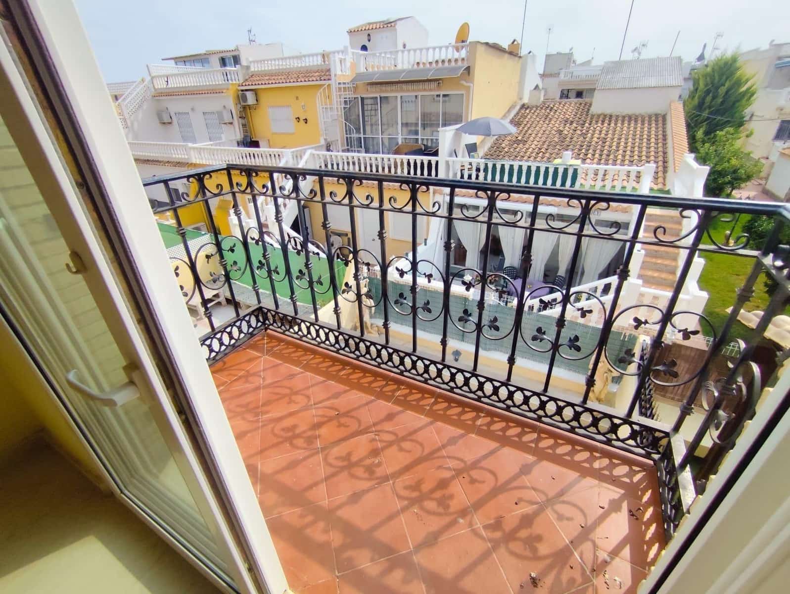 2 soveværelse Rækkehus til salg i La Florida med swimmingpool - € 204.900 (Ref: 9034760)