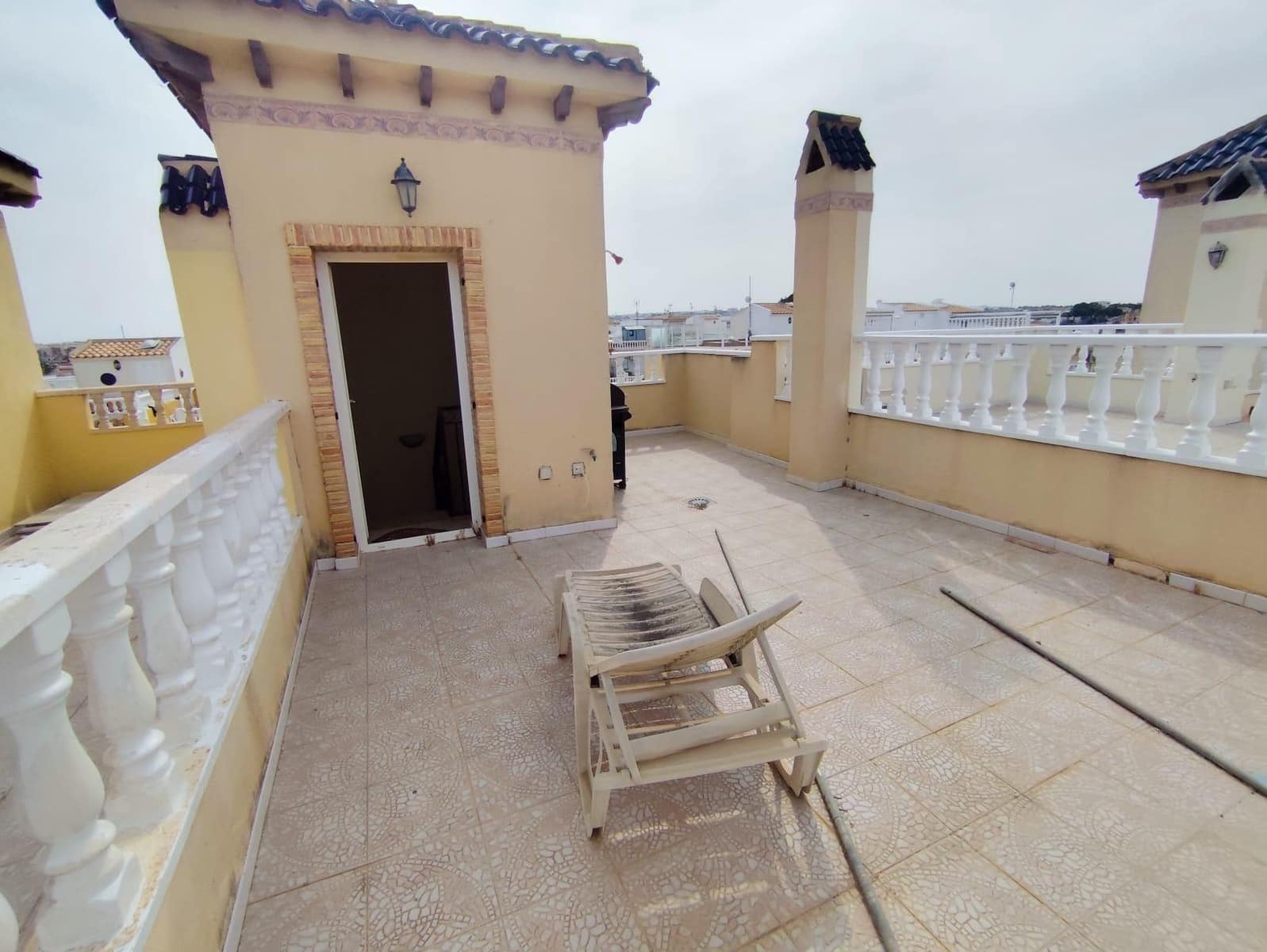 2 soveværelse Rækkehus til salg i La Florida med swimmingpool - € 204.900 (Ref: 9034760)