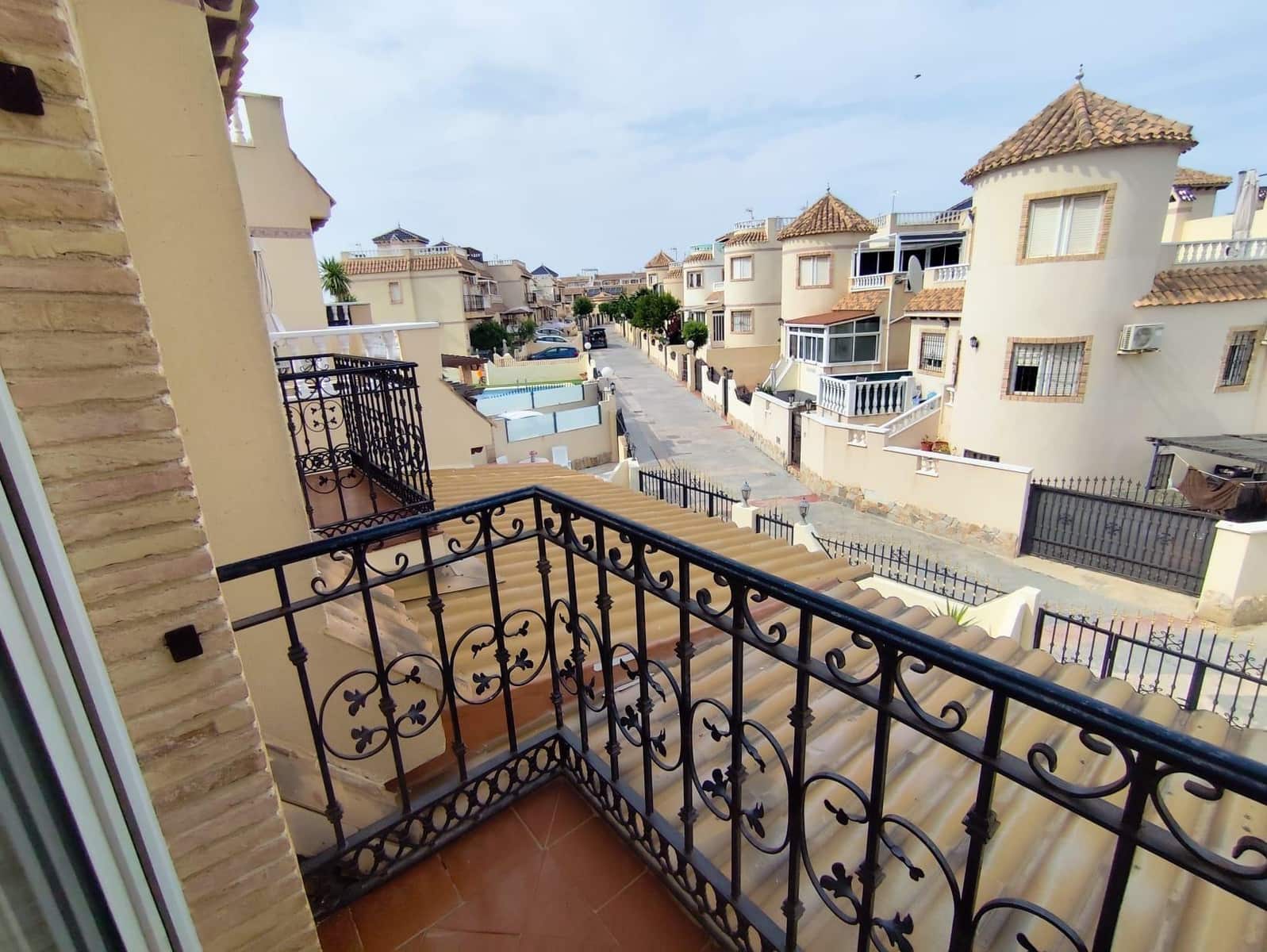 2 soveværelse Rækkehus til salg i La Florida med swimmingpool - € 204.900 (Ref: 9034760)