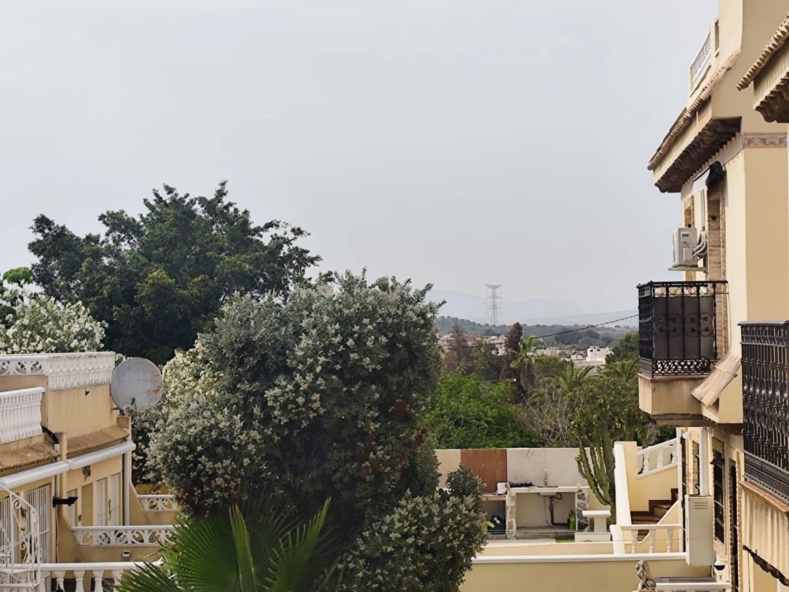 2 soveværelse Rækkehus til salg i La Florida med swimmingpool - € 204.900 (Ref: 9034760)