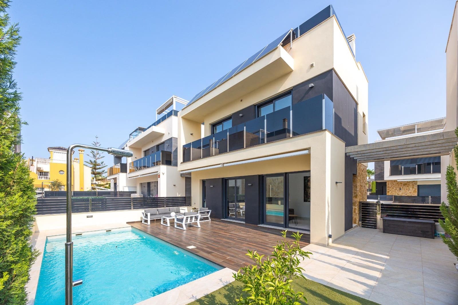 3 camera da letto Villa in vendita in Orihuela Costa con piscina - 489.000 € (Rif: 9036849)