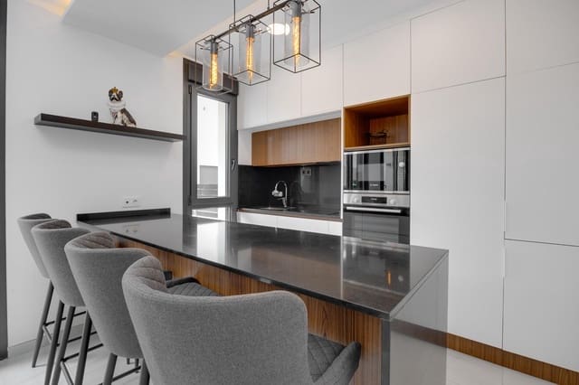 Chalet de 3 habitaciones en Lomas de Cabo Roig - Los Dolses, Orihuela en venta con piscina - 489.000 € (Ref: 9036849)