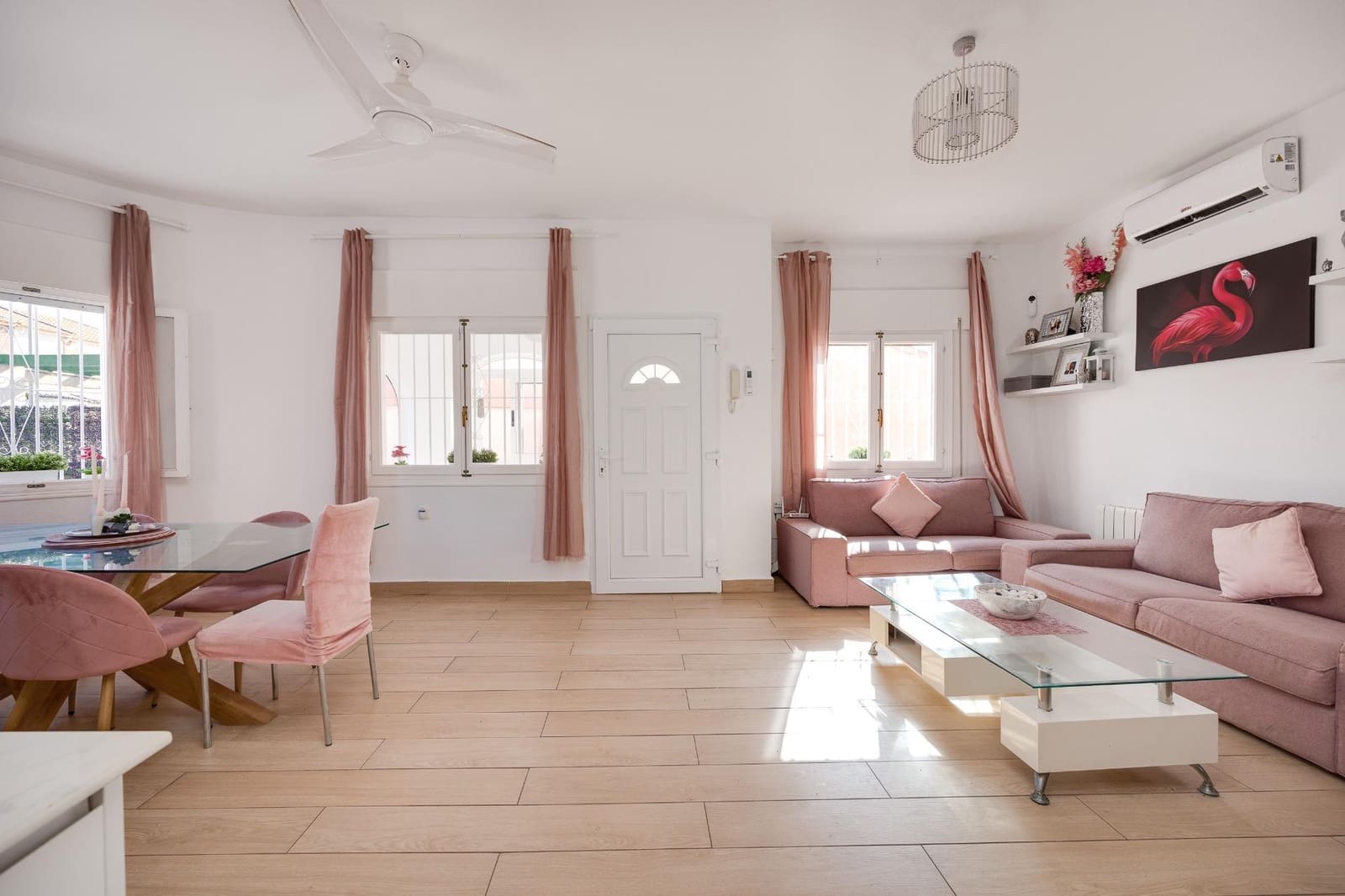 5 bedroom Villa for sale in Orihuela Costa with garage - € 352,000 (Ref: 9128518)