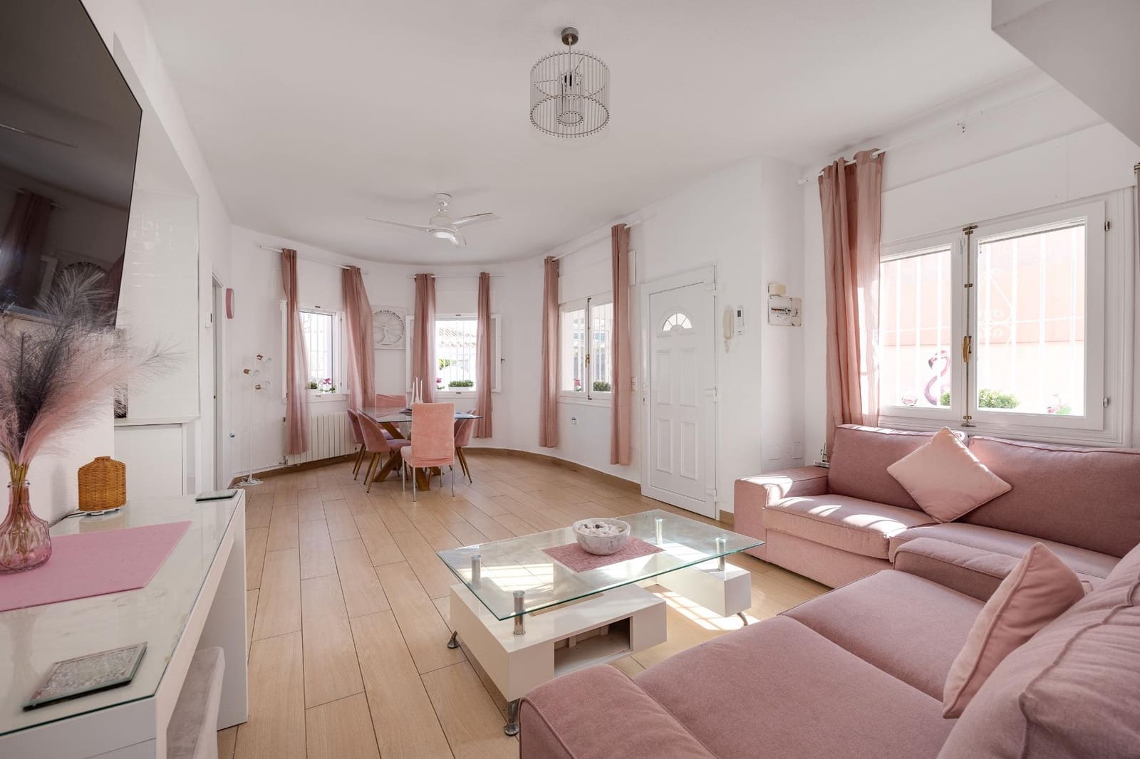 5 bedroom Villa for sale in Orihuela Costa with garage - € 352,000 (Ref: 9128518)