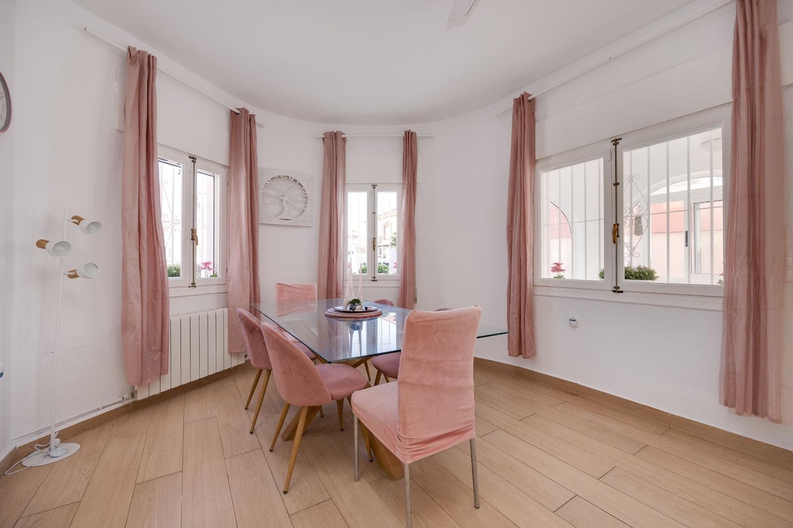 5 bedroom Villa for sale in Orihuela Costa with garage - € 352,000 (Ref: 9128518)