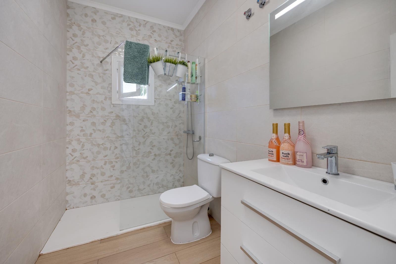 5 bedroom Villa for sale in Orihuela Costa with garage - € 352,000 (Ref: 9128518)