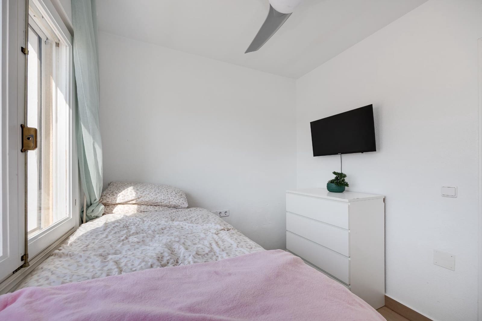 5 bedroom Villa for sale in Orihuela Costa with garage - € 352,000 (Ref: 9128518)