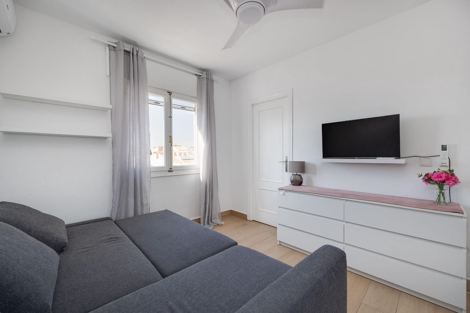 5 bedroom Villa for sale in Orihuela Costa with garage - € 352,000 (Ref: 9128518)