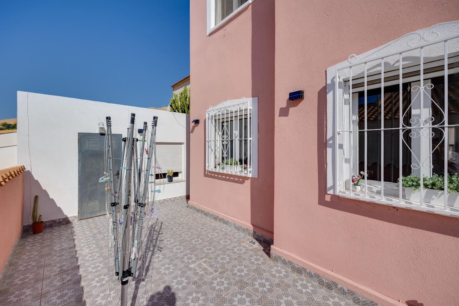 5 bedroom Villa for sale in Orihuela Costa with garage - € 352,000 (Ref: 9128518)