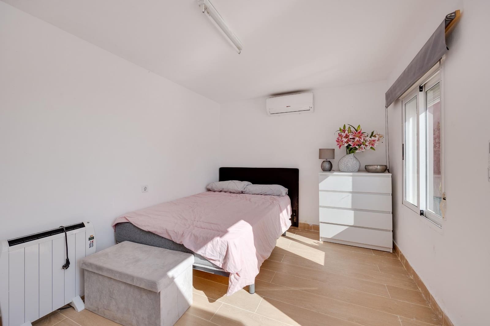 5 bedroom Villa for sale in Orihuela Costa with garage - € 352,000 (Ref: 9128518)