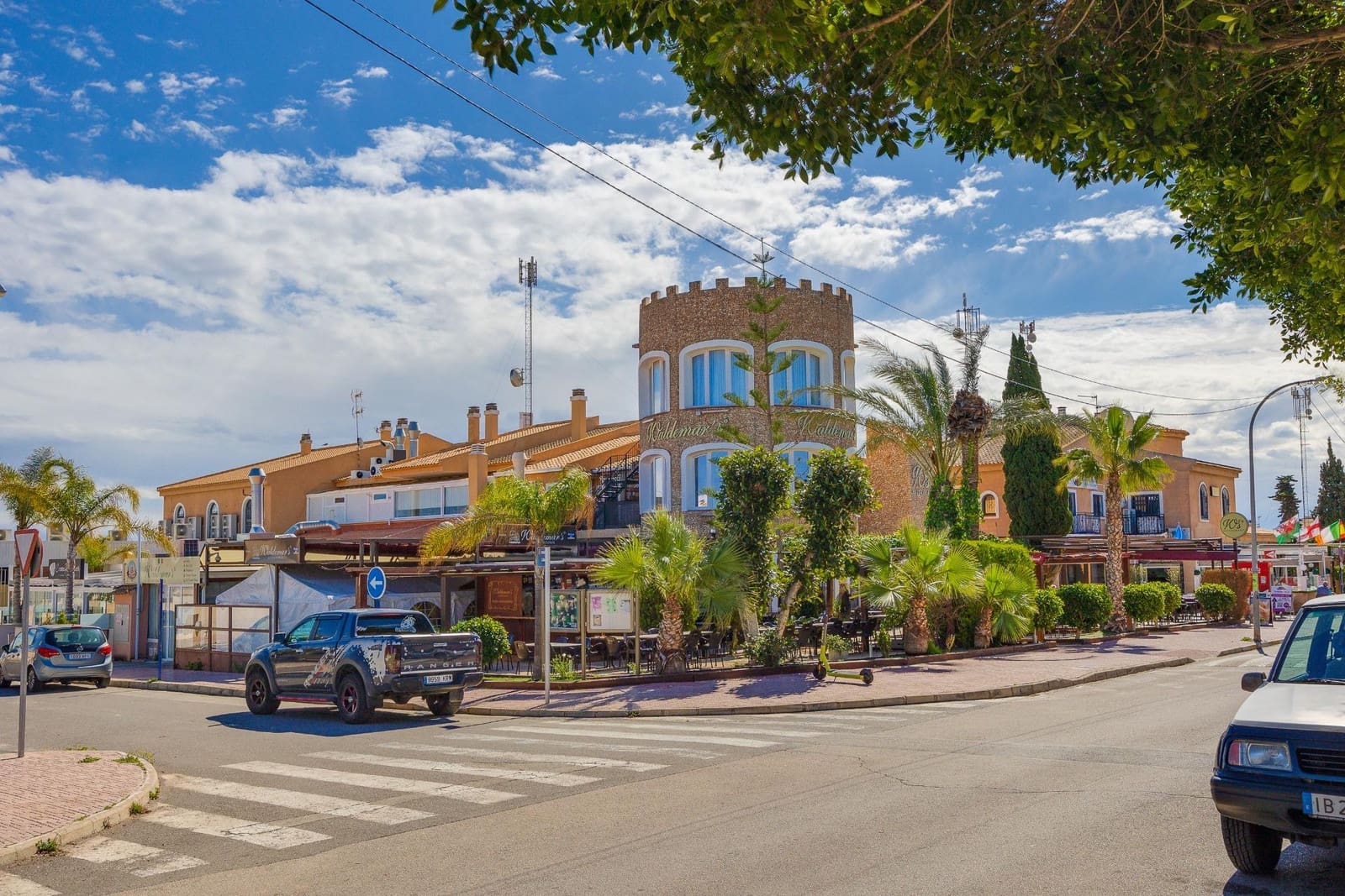 5 bedroom Villa for sale in Orihuela Costa with garage - € 352,000 (Ref: 9128518)