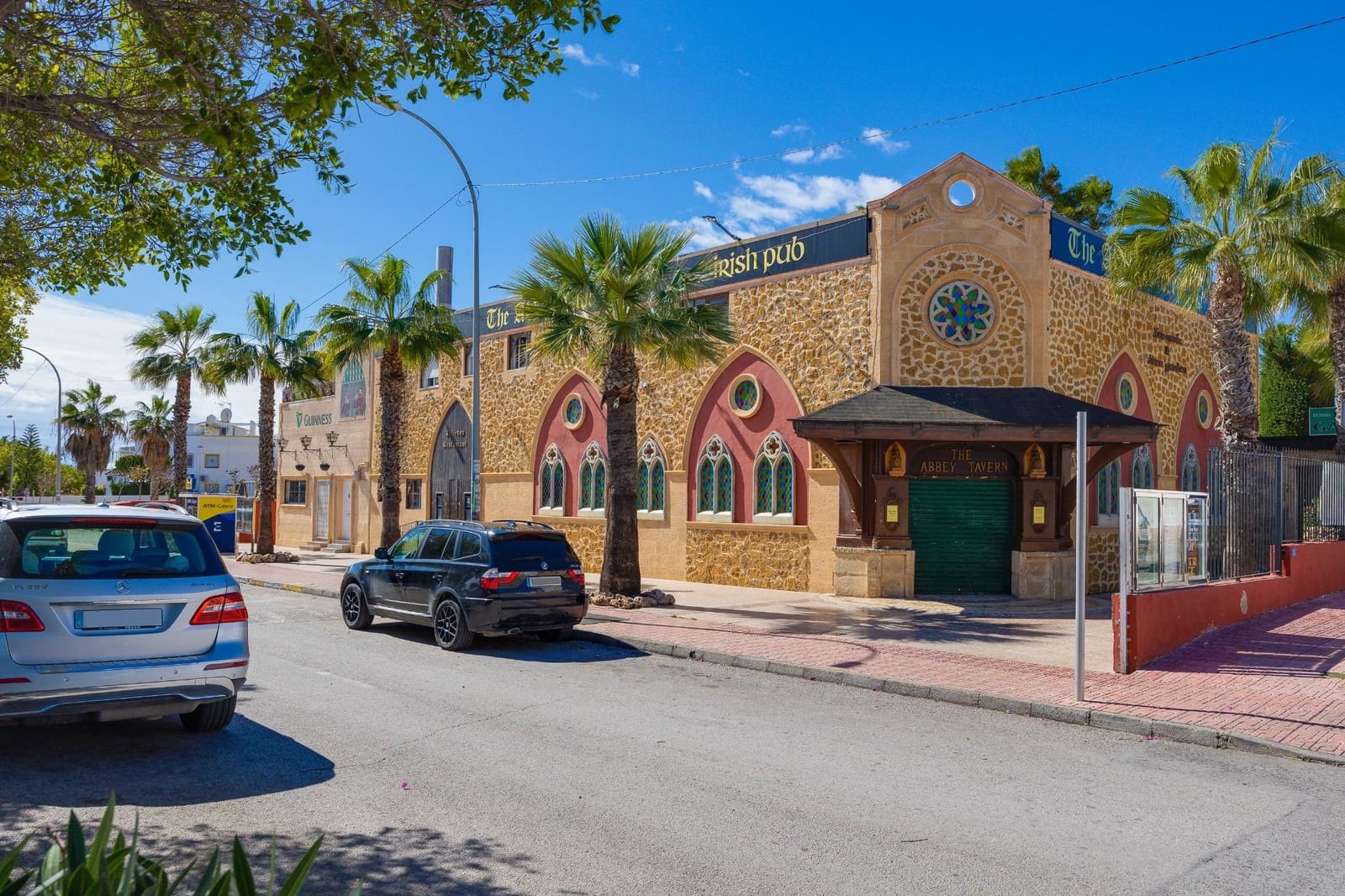 5 bedroom Villa for sale in Orihuela Costa with garage - € 352,000 (Ref: 9128518)