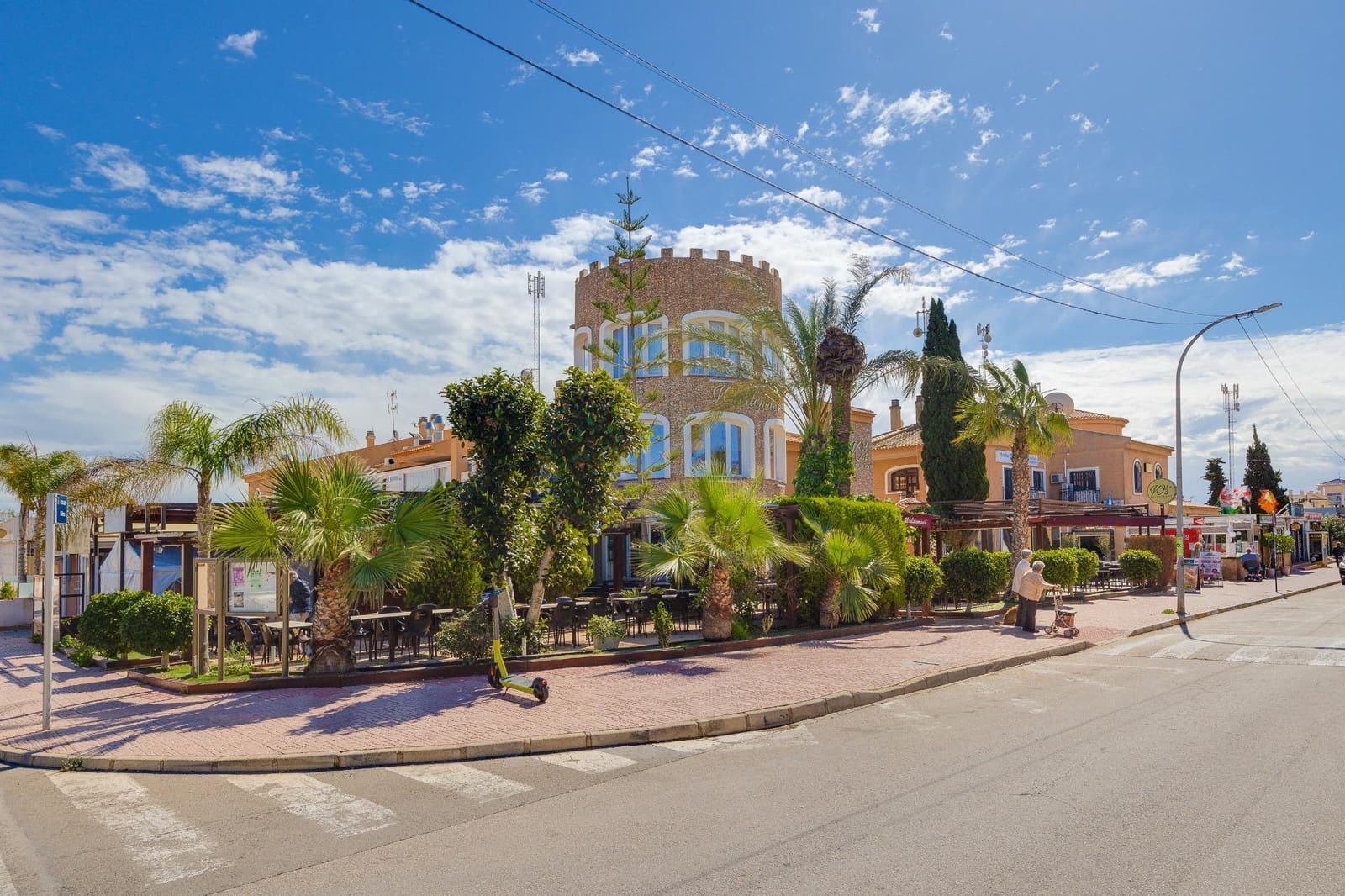 5 bedroom Villa for sale in Orihuela Costa with garage - € 352,000 (Ref: 9128518)