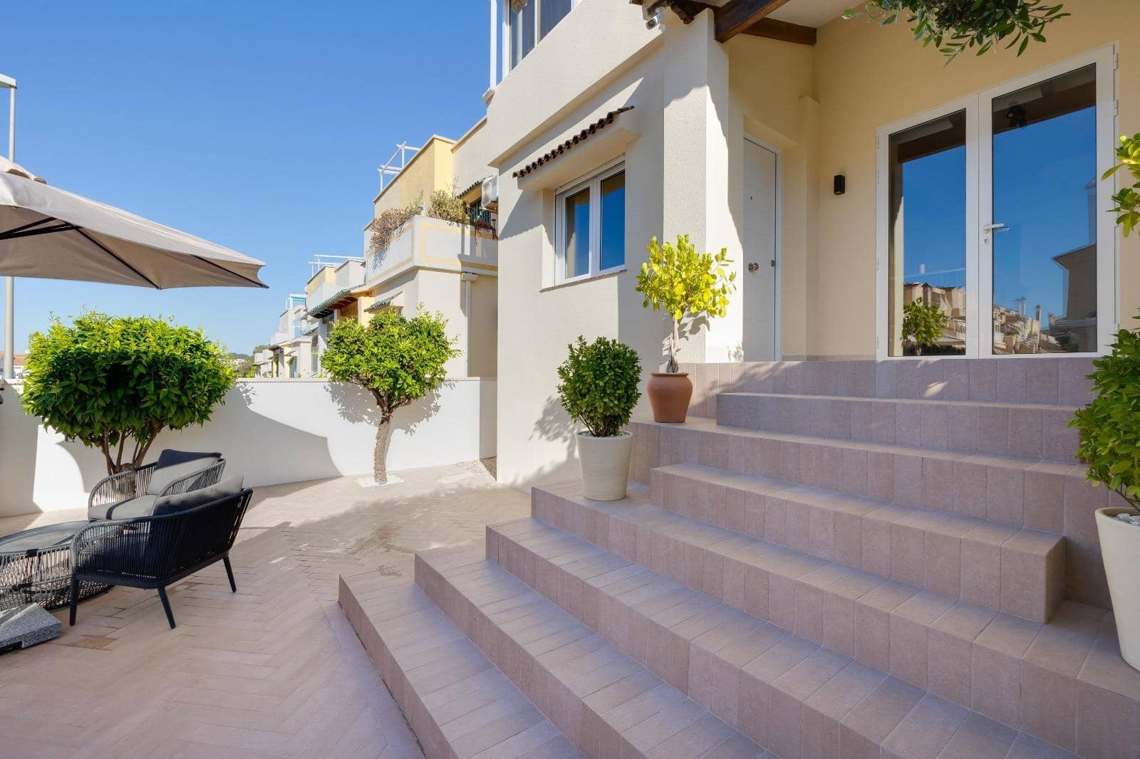 3 soveværelse Semi-Rækkehus til salg i La Florida med swimmingpool - € 279.000 (Ref: 9143570)