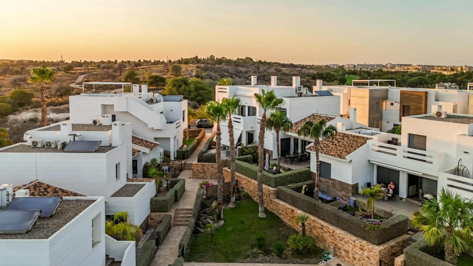 2 sypialnia Penthouse na sprzedaż w Orihuela Costa z basenem garażem - 387 000 € (Ref: 9149500)