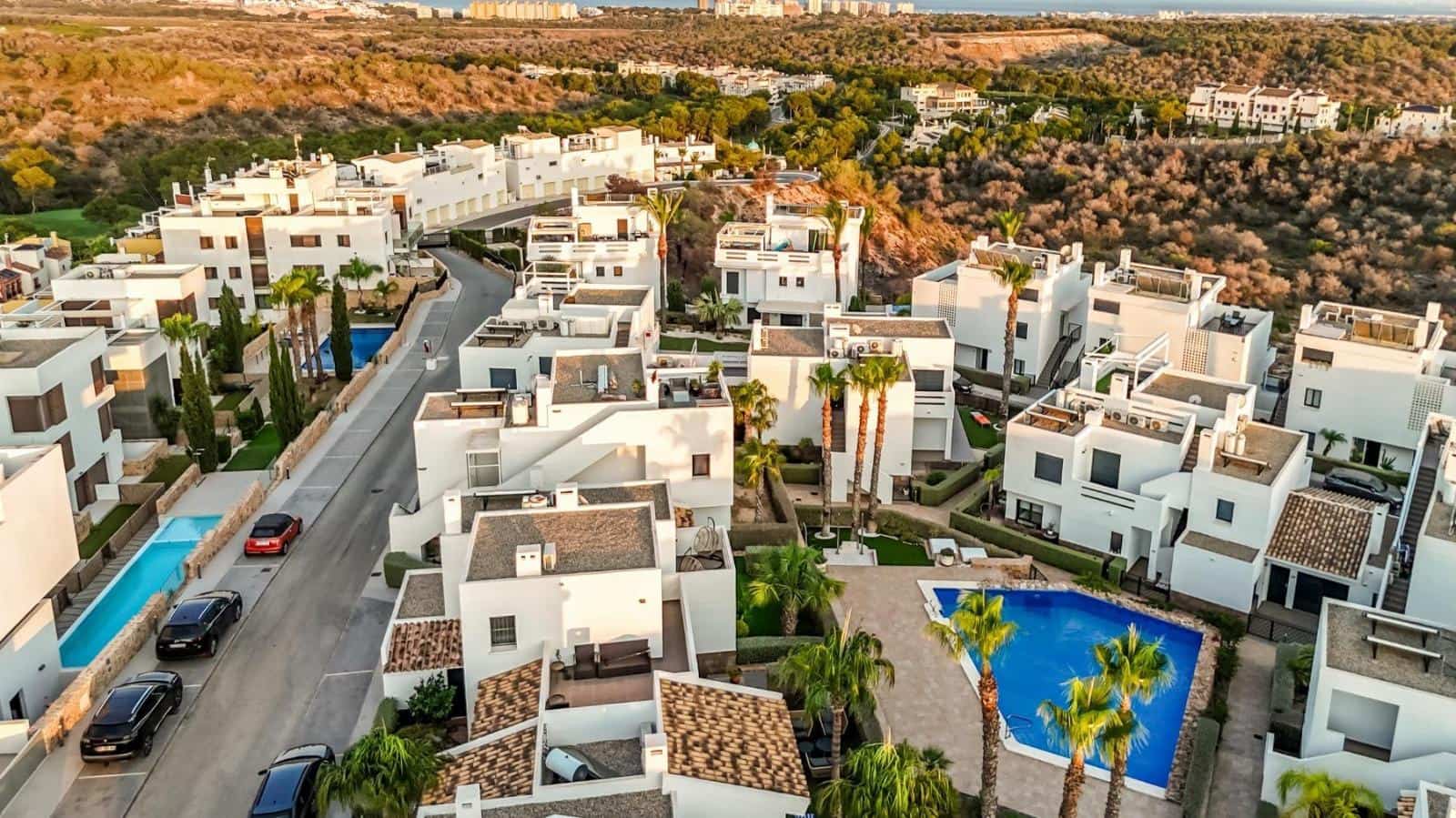 2 sypialnia Penthouse na sprzedaż w Orihuela Costa z basenem garażem - 387 000 € (Ref: 9149500)