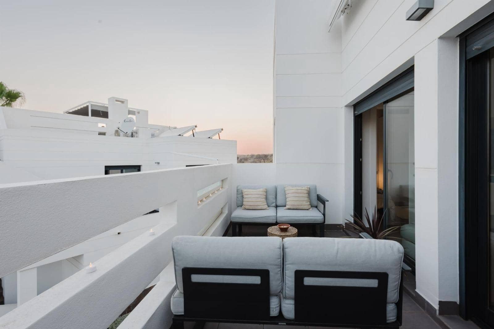 2 sypialnia Penthouse na sprzedaż w Orihuela Costa z basenem garażem - 387 000 € (Ref: 9149500)