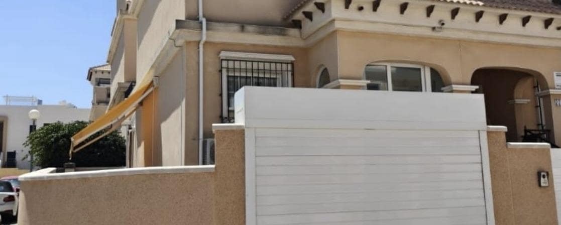 3 soveværelse Rækkehus til salg i Villamartin med swimmingpool - € 269.900 (Ref: 9154287)