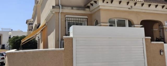 3 soverom Rekkehus til salgs i Villamartin, Orihuela med svømmebasseng - € 269 900 (Ref: 9154287)