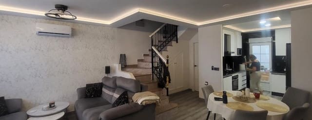 3 soverom Rekkehus til salgs i Villamartin, Orihuela med svømmebasseng - € 269 900 (Ref: 9154287)