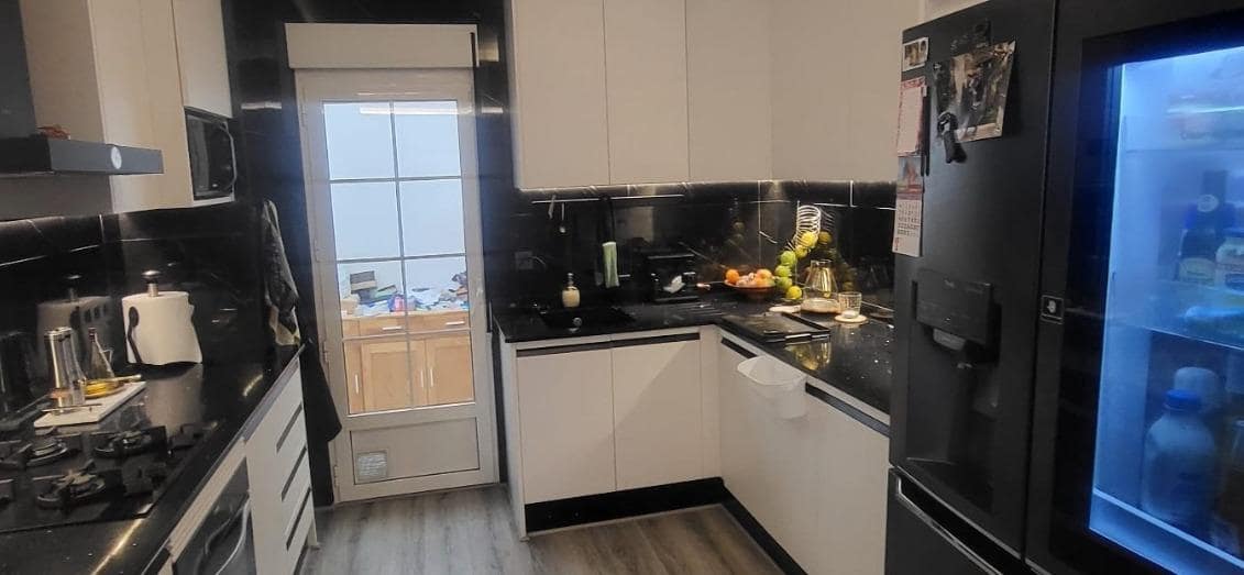 3 soveværelse Rækkehus til salg i Villamartin med swimmingpool - € 269.900 (Ref: 9154287)