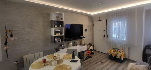 3 soverom Rekkehus til salgs i Villamartin, Orihuela med svømmebasseng - € 269 900 (Ref: 9154287)