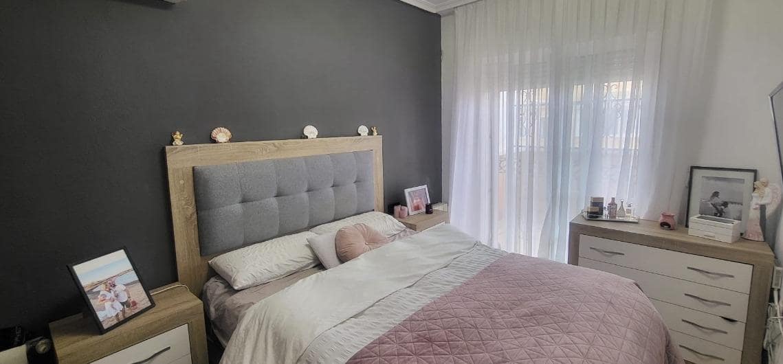 3 soveværelse Rækkehus til salg i Villamartin med swimmingpool - € 269.900 (Ref: 9154287)