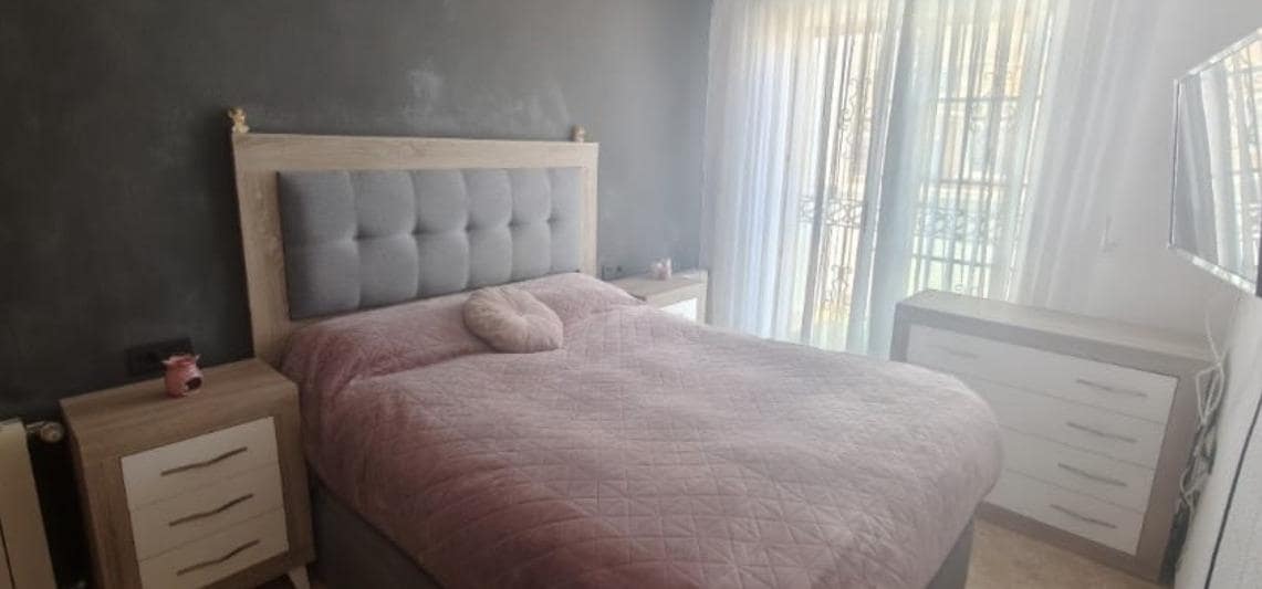 3 soveværelse Rækkehus til salg i Villamartin med swimmingpool - € 269.900 (Ref: 9154287)