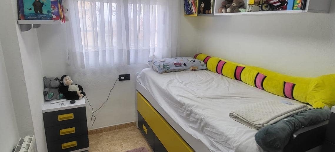 3 soveværelse Rækkehus til salg i Villamartin med swimmingpool - € 269.900 (Ref: 9154287)