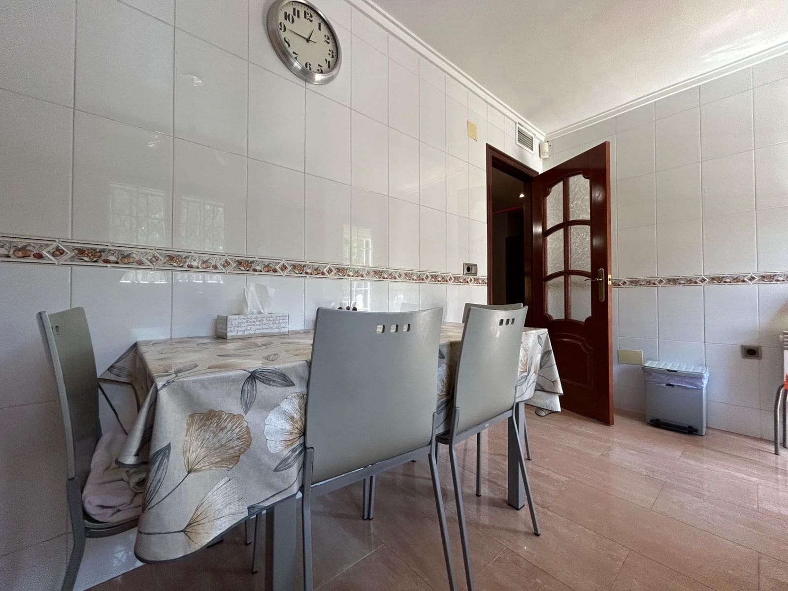 5 bedroom Villa for sale in Torrevieja with garage - € 445,000 (Ref: 9157992)