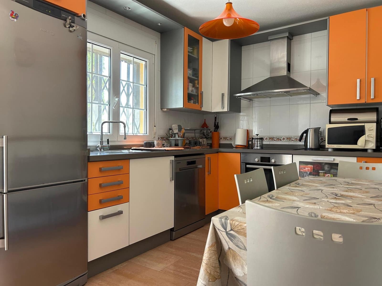 5 bedroom Villa for sale in Torrevieja with garage - € 445,000 (Ref: 9157992)