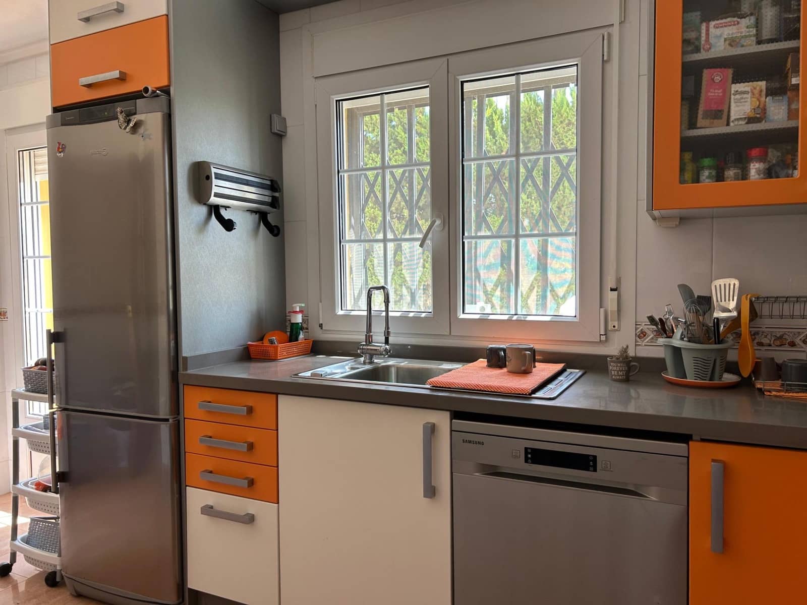 5 bedroom Villa for sale in Torrevieja with garage - € 445,000 (Ref: 9157992)