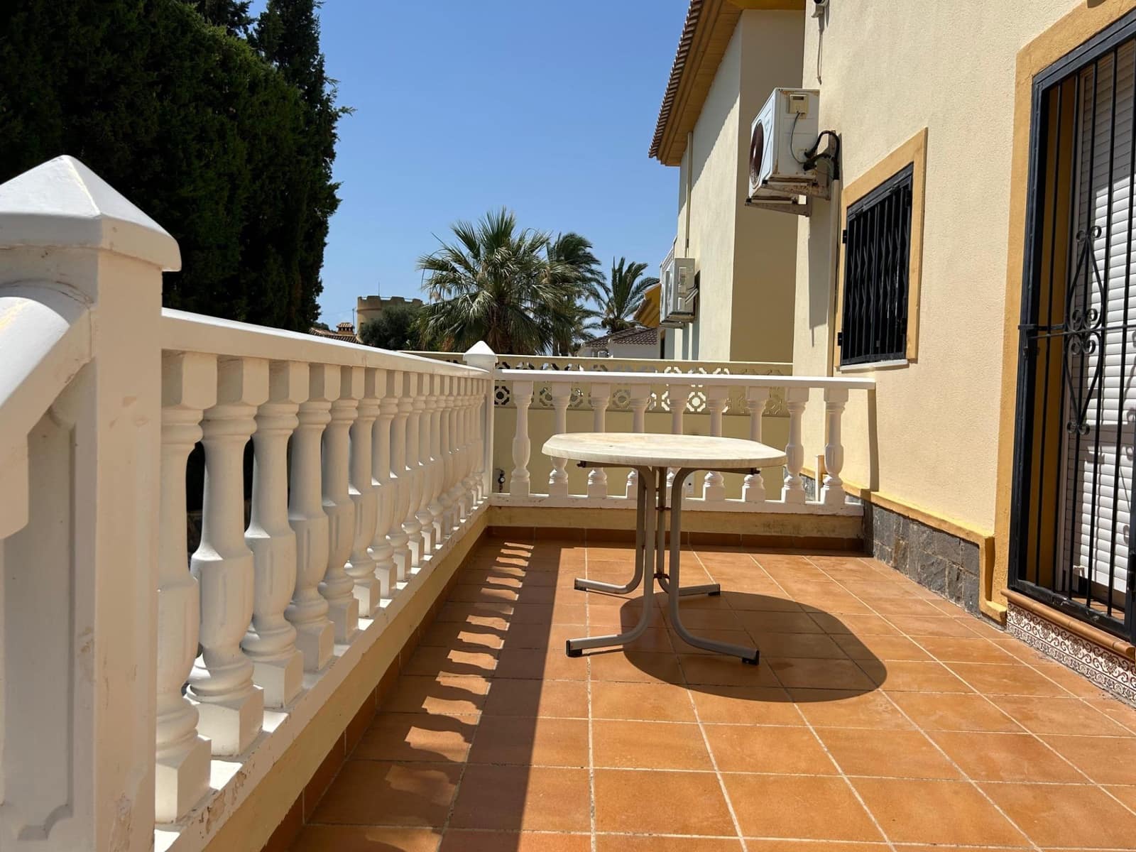 5 bedroom Villa for sale in Torrevieja with garage - € 445,000 (Ref: 9157992)