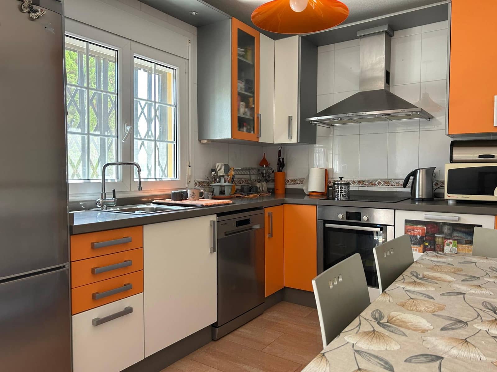 5 bedroom Villa for sale in Torrevieja with garage - € 445,000 (Ref: 9157992)