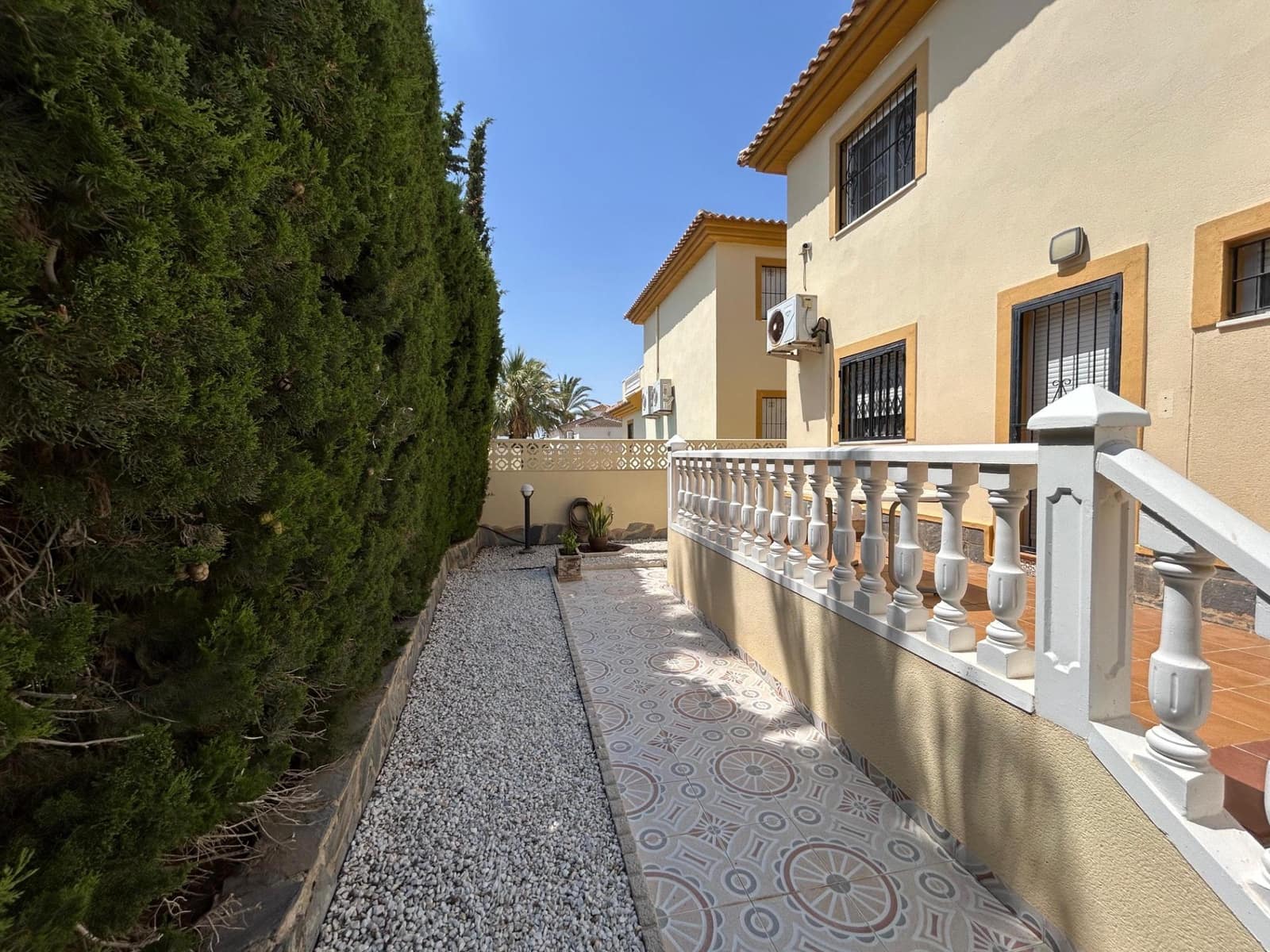 5 bedroom Villa for sale in Torrevieja with garage - € 445,000 (Ref: 9157992)