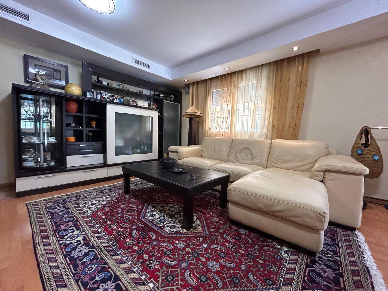 5 bedroom Villa for sale in Torrevieja with garage - € 445,000 (Ref: 9157992)