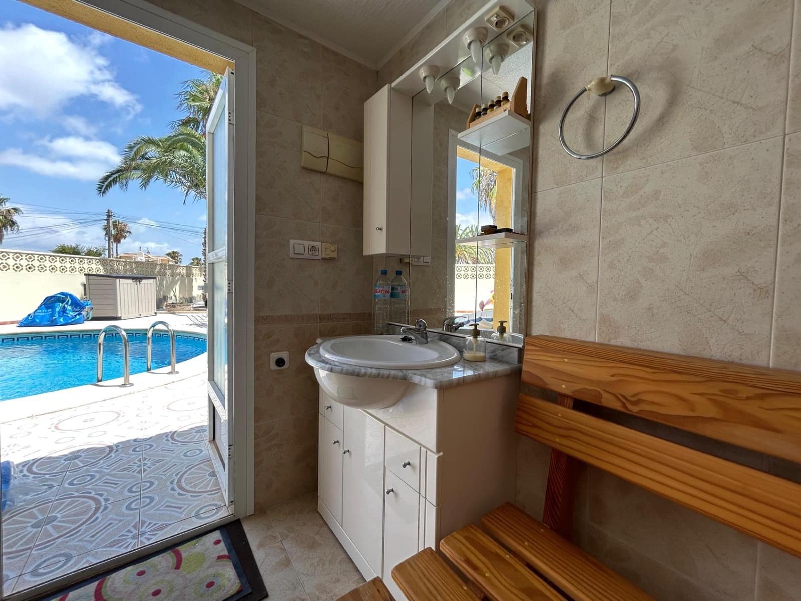 5 bedroom Villa for sale in Torrevieja with garage - € 445,000 (Ref: 9157992)