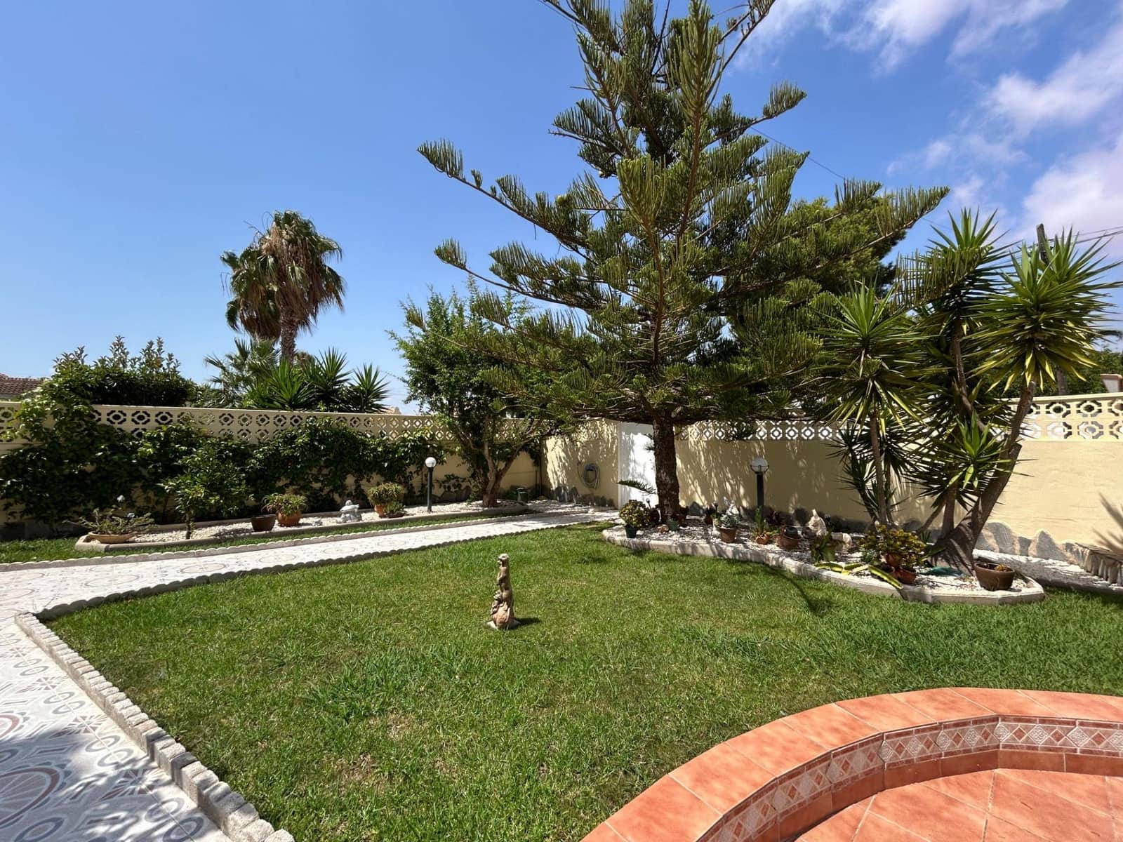 5 bedroom Villa for sale in Torrevieja with garage - € 445,000 (Ref: 9157992)