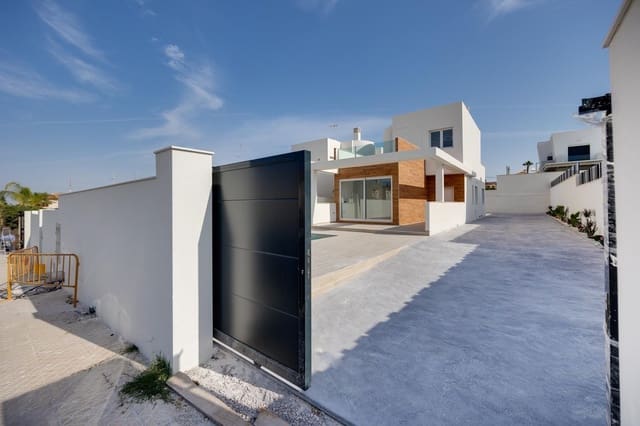 3 chambre Villa/Maison à vendre à Aguas Nuevas, Torrevieja avec piscine - 640 000 € (Ref: 9171727)